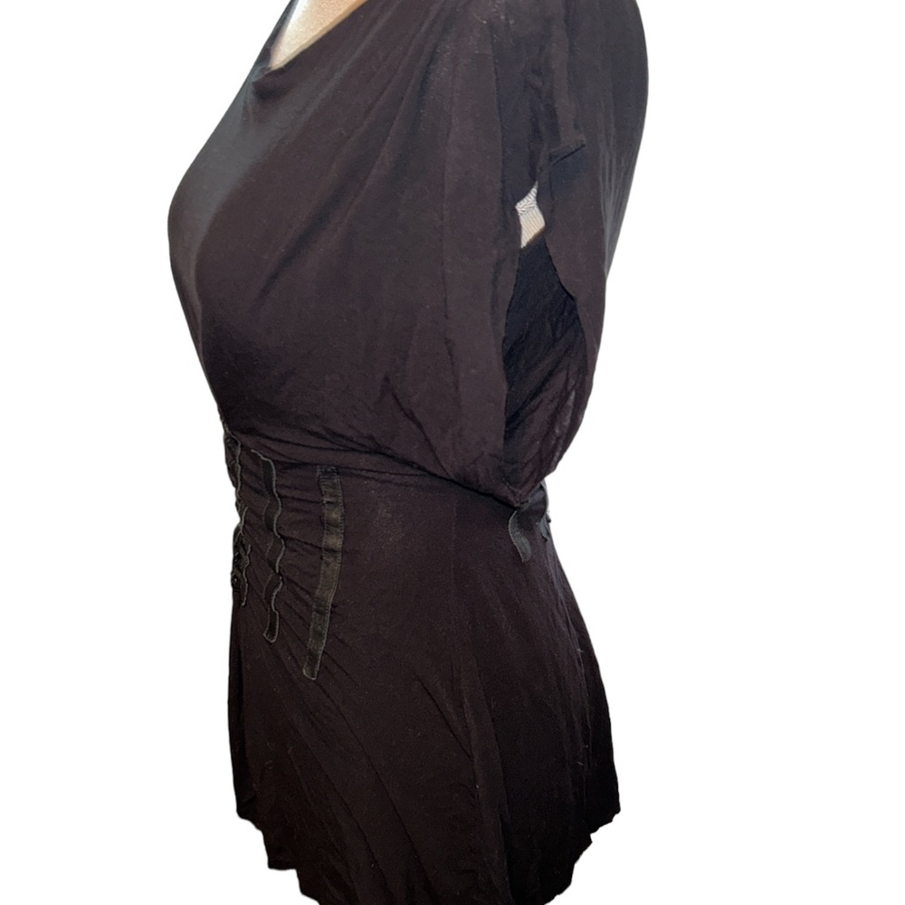 Sexy yet classy bodice detail top sz sm - Picture 10 of 16